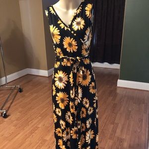Sleeveless maxi dress large